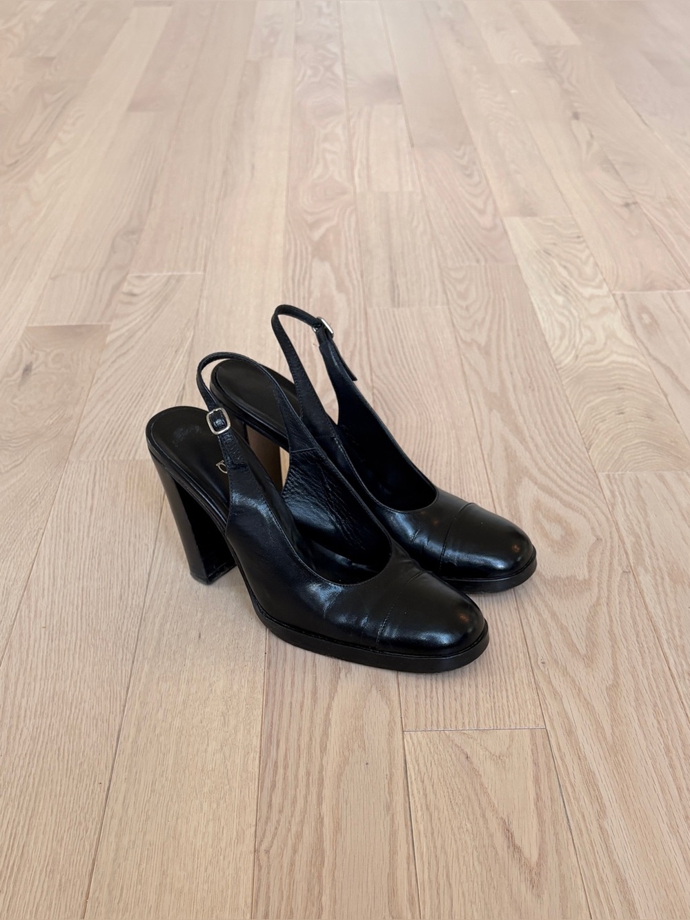 Y2K VTG Bebe black sling-back block heels with round toe and buckle size 8